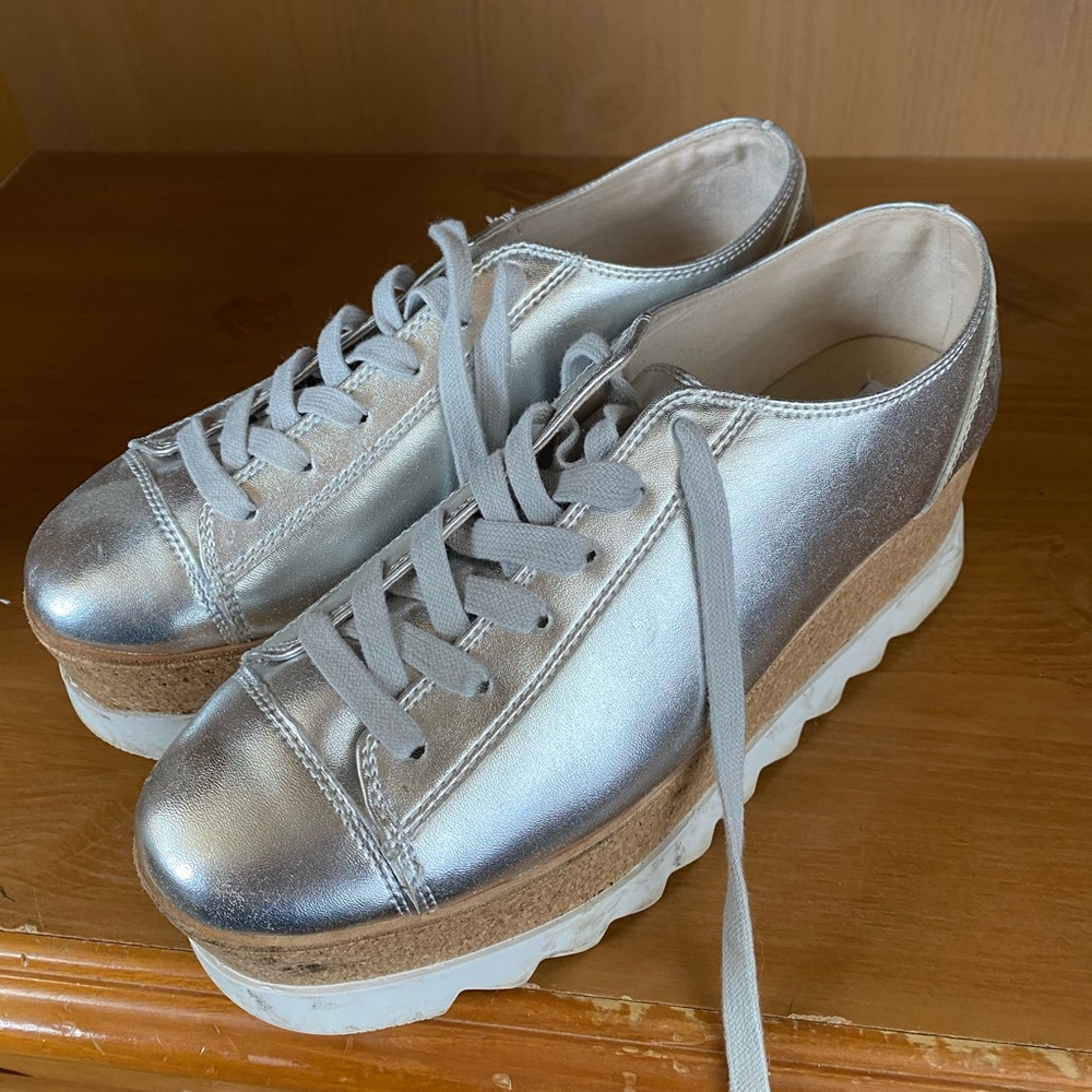 Steve Madden nice sneakers